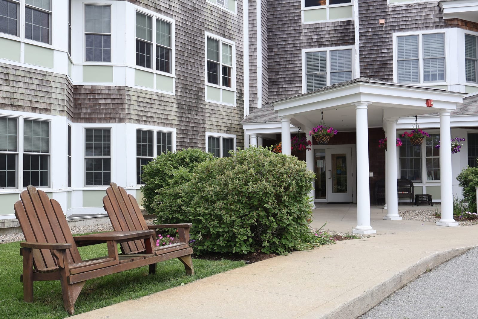 Exterior entrance at Advinia Care Seashore Pointe